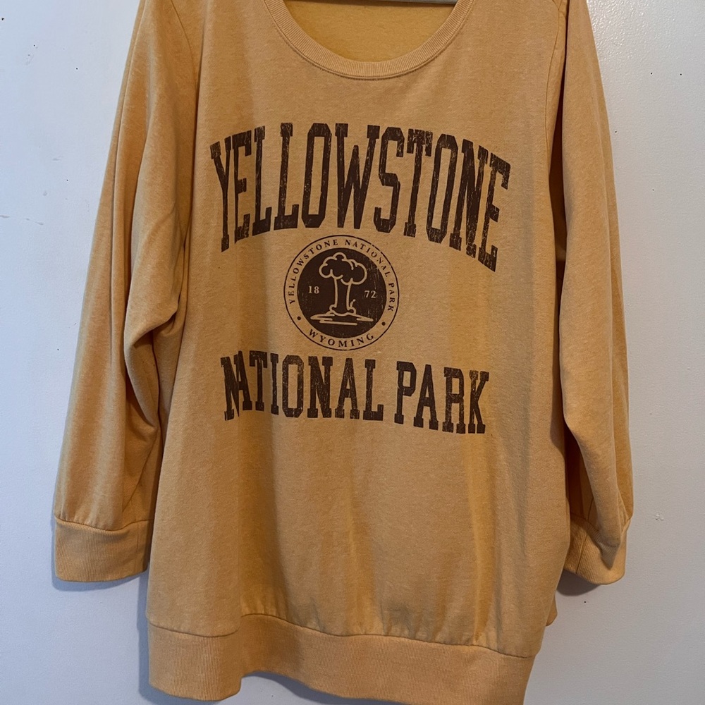 Torrid Fleece Yellowstone Sweatshirt **NWOT**